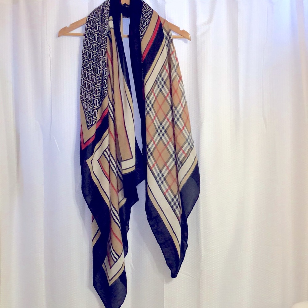 Novak/plaid scarf/wrap